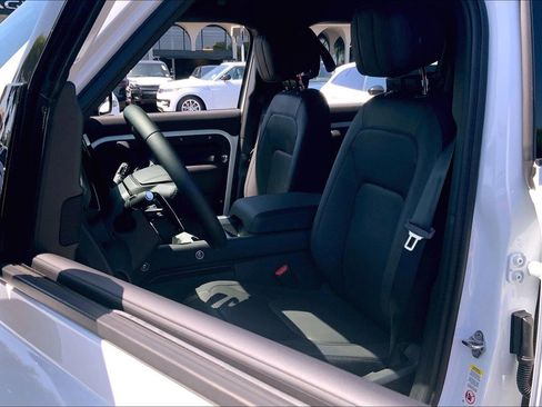 New 2025 Land Rover Defender 110 V8 image 10