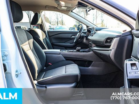 Used 2025 Nissan Rogue SV image 21