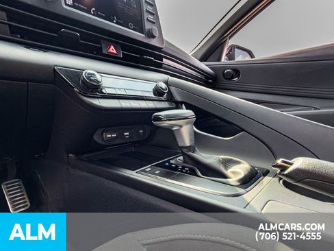 Used 2025 Hyundai Elantra Sport image 15
