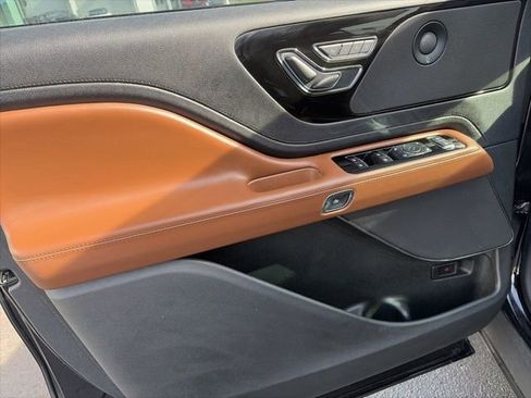 Used 2020 Lincoln Aviator Reserve w/ Class IV Trailer Tow Package image 12