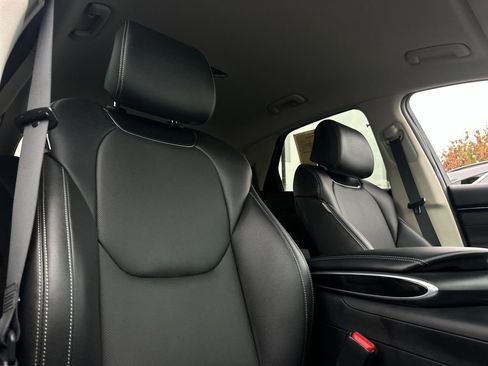 Used 2023 Genesis GV70 2.5T image 18