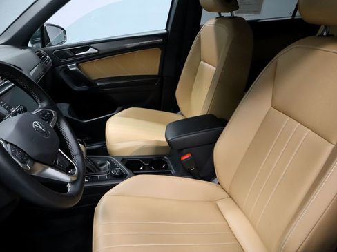 Used 2022 Volkswagen Tiguan SE image 23
