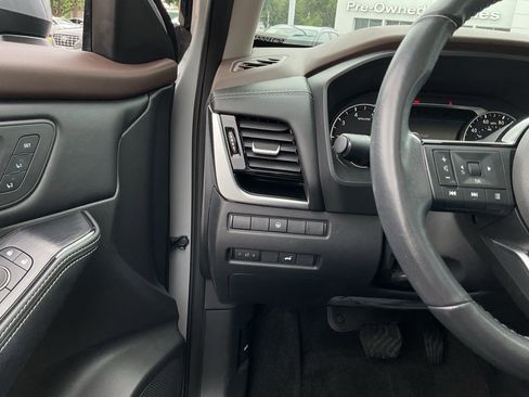 Used 2023 Nissan Rogue SL w/ SL Premium Package image 27