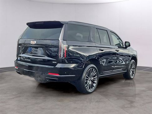 Used 2025 Cadillac Escalade Sport Platinum w/ LPO, Floor Liner Package image 4