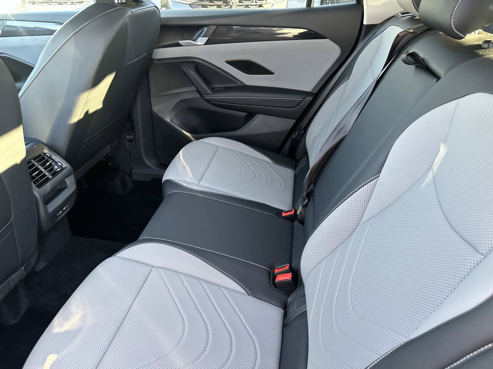 Certified 2026 Volkswagen Tiguan SE FWD image 25