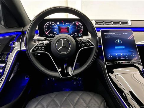 Used 2026 Mercedes-Benz S 580e 4MATIC Sedan image 4