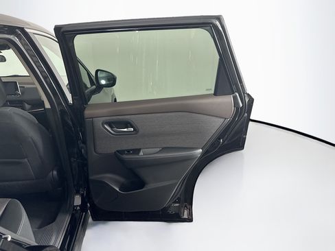 Used 2023 Nissan Rogue SV FWD image 28