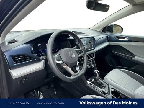 Certified 2024 Volkswagen Taos SE image 2