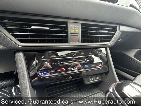 Used 2026 Volkswagen Jetta SE FWD image 26