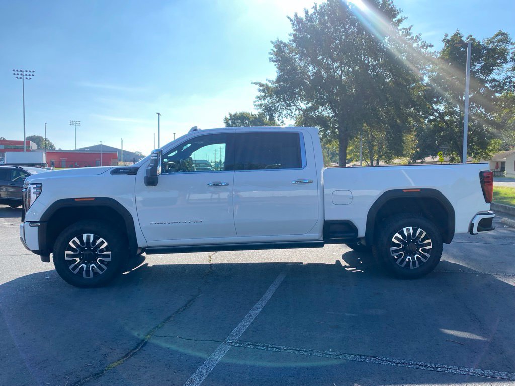 Used 2024 GMC Sierra 2500 Denali Ultimate w/ Max Trailering Package AWD/4WD image 4