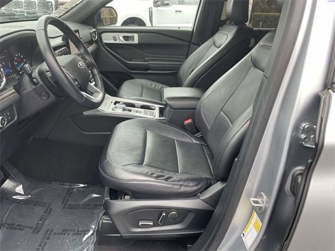 Used 2020 Ford Explorer Limited image 10