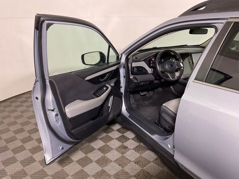Used 2023 Subaru Outback Premium AWD/4WD image 19