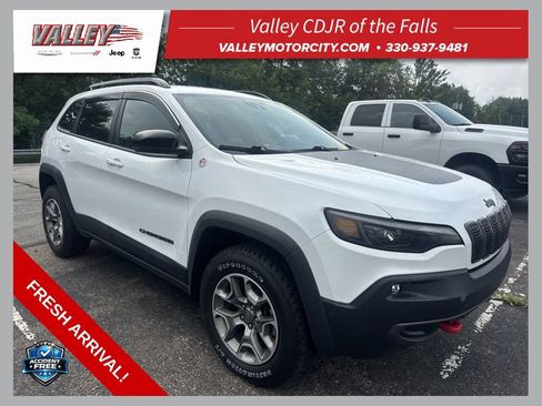 Used 2023 Jeep Cherokee Trailhawk AWD/4WD image 1