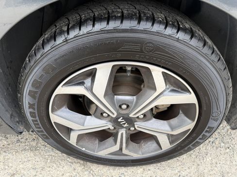 Used 2019 Kia Forte LXS image 18