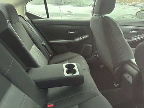 Used 2023 Nissan Sentra SR w/ Electronics Package image 13