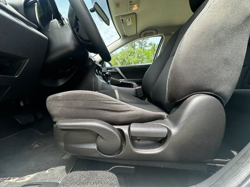Used 2013 MAZDA MAZDA3 i Touring FWD image 18