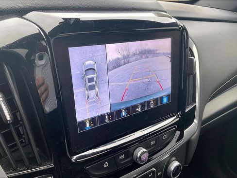 Used 2022 Chevrolet Traverse LT w/ LT Premium Package image 17