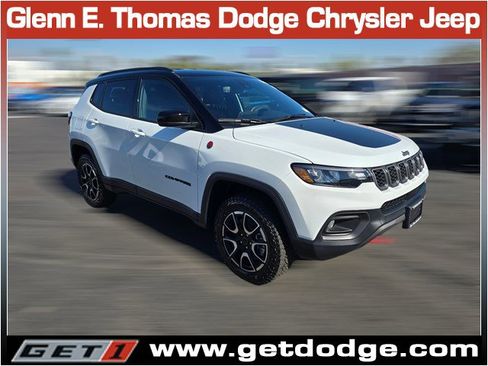 New 2026 Jeep Compass Trailhawk image 1