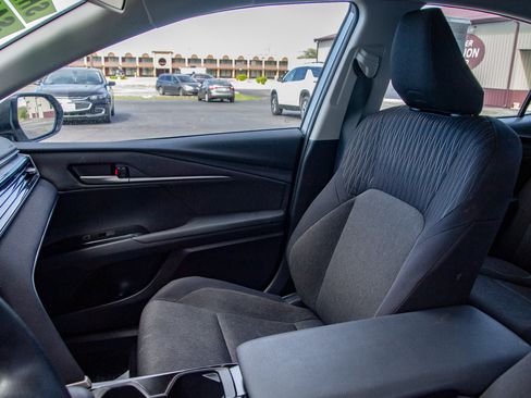 Used 2025 Toyota Camry LE FWD image 14