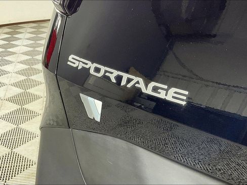 Used 2024 Kia Sportage EX image 24