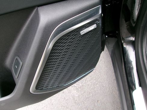 Used 2025 Buick Enclave Preferred image 11