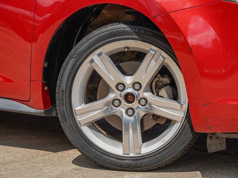 Used 2009 Pontiac Vibe w/ Preferred Package image 3