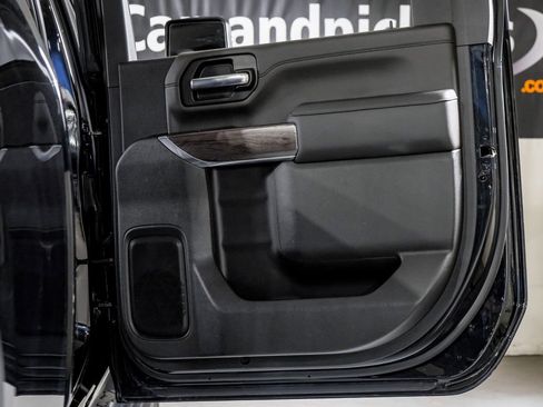 Used 2022 Chevrolet Silverado 2500 LTZ w/ LTZ Plus Package image 37