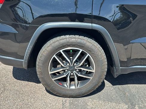 Used 2020 Jeep Grand Cherokee Trailhawk w/ Premium Lighting Group AWD/4WD image 24