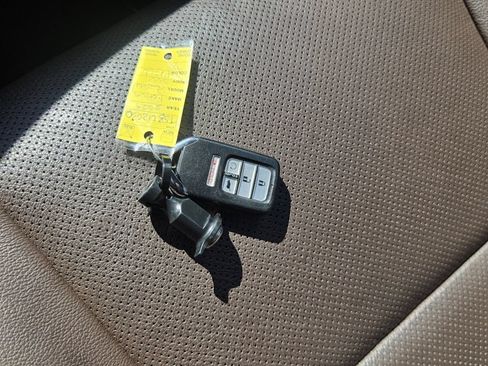 Used 2025 Honda Passport EX-L image 19