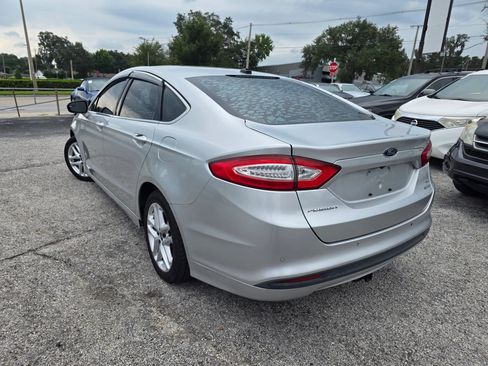 Used 2013 Ford Fusion SE FWD image 5