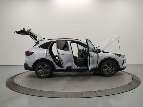 Used 2025 Ford Escape ST-Line FWD image 13