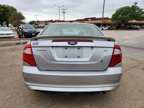 Used 2010 Ford Fusion SE image 4