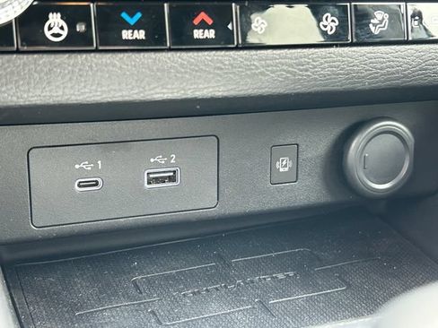 Used 2025 Mitsubishi Outlander 4WD Plug-In Hybrid image 16