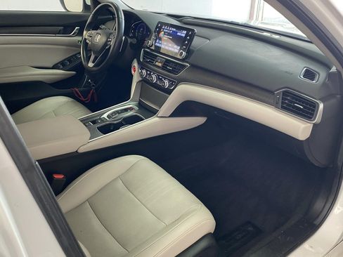 Used 2021 Honda Accord Touring image 8