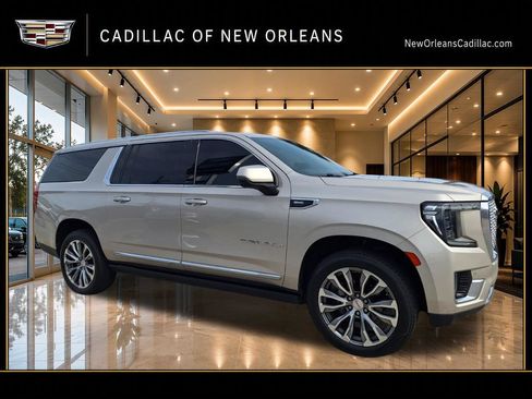 Used 2021 GMC Yukon XL Denali w/ Denali Premium Package RWD image 1