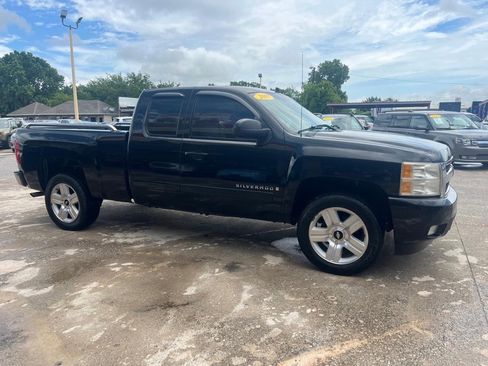 Used 2007 Chevrolet Silverado 1500 LTZ w/ EZ-Lift Tailgate Package image 10