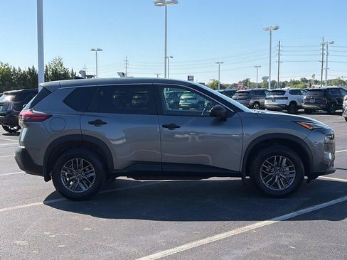 Used 2023 Nissan Rogue S AWD/4WD image 4