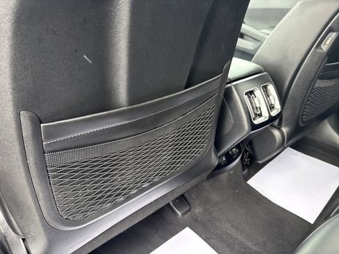 Used 2023 Kia Sorento S image 32