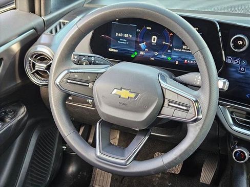 New 2026 Chevrolet Equinox EV LT image 11