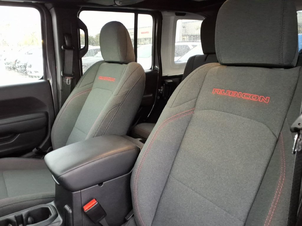 Certified 2025 Jeep Wrangler Unlimited Rubicon w/ Safety Group AWD/4WD image 9