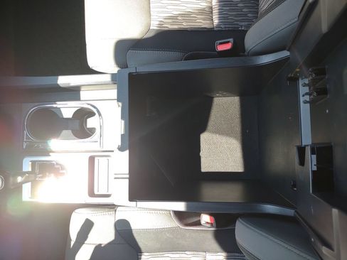 Used 2020 Toyota Tundra 4x4 CrewMax image 22