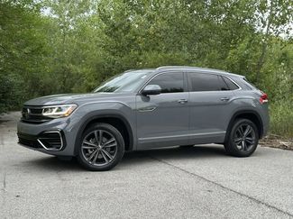Used 2022 Volkswagen Atlas Cross Sport SEL R-Line image 1