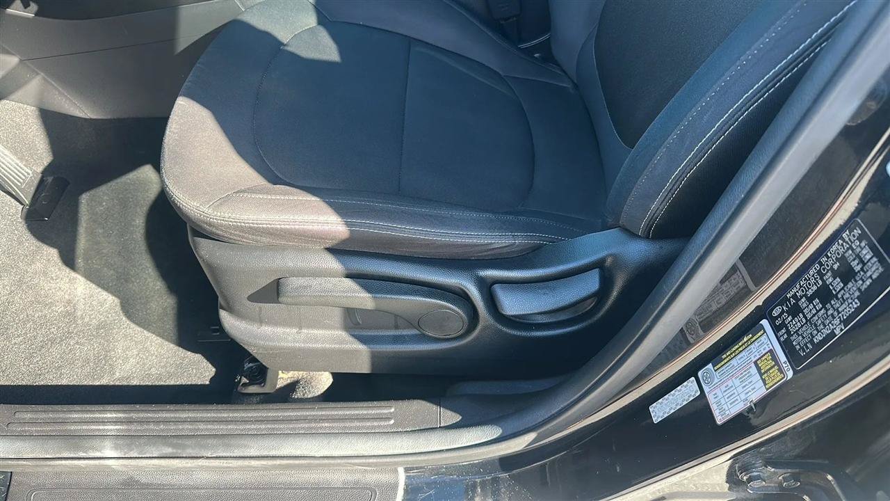 Used 2015 Kia Soul FWD image 19