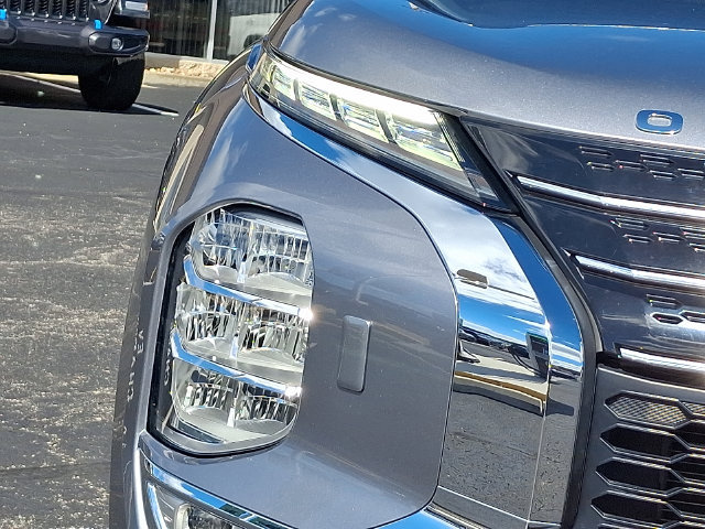 Used 2023 Mitsubishi Outlander SE AWD/4WD image 9
