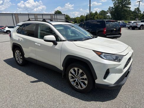 Used 2021 Toyota RAV4 XLE Premium AWD/4WD image 9