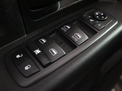 Used 2020 RAM 2500 Tradesman w/ Safety Group image 33