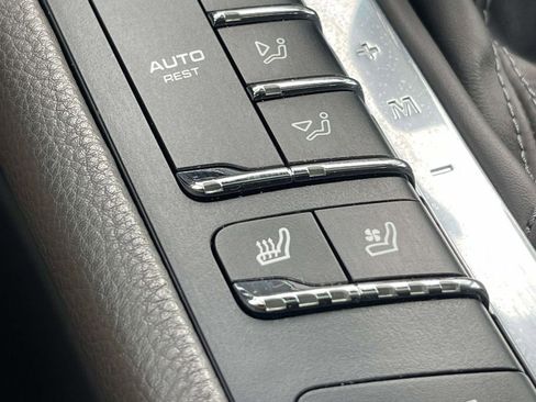 Used 2017 Porsche Macan S image 25