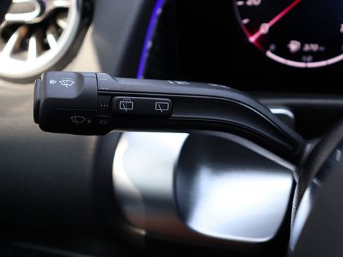 New 2025 Mercedes-Benz GLB 250 image 38