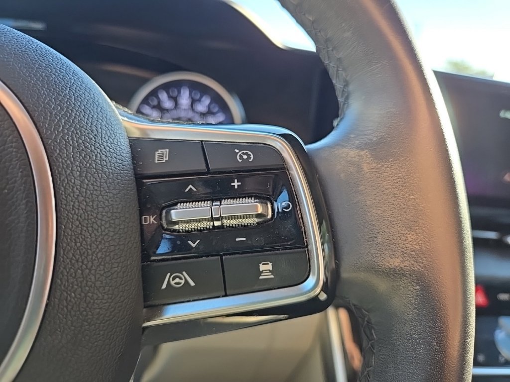 Certified 2024 Kia Carnival EX FWD image 15