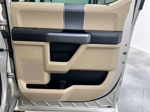 Used 2018 Ford F150 XLT w/ Equipment Group 302A Luxury AWD/4WD image 19